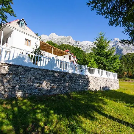 Perla E Alpeve Hotel 4*